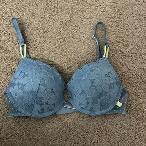 Pre Loved Victoria Secret Bra